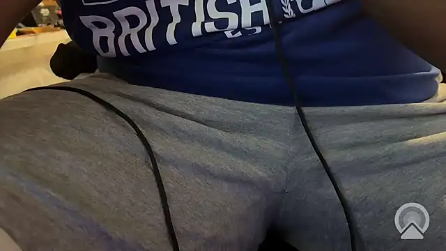 pinnaaaa_ stripchat live cam model