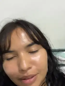 Lillykiss69 stripchat live cam model