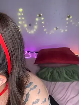 Mizztikaa stripchat live cam model