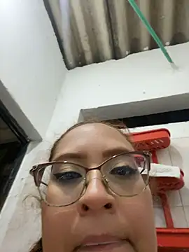 Amberbedoya_ stripchat live cam model