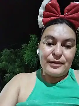 Horny-Mommy-Dirty stripchat live cam model