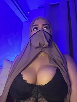 thaira_aly stripchat live cam model