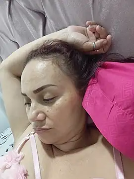 Amanda39 stripchat live cam model