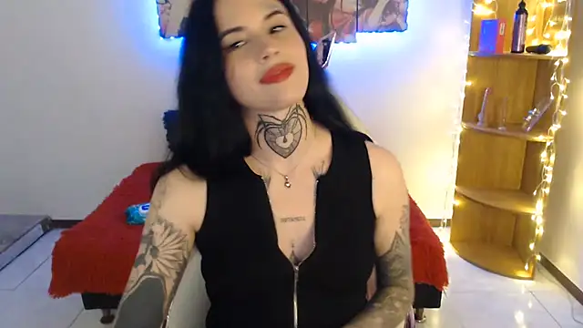 Maddy_Vicius19 stripchat live cam model