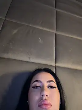 Andrestarr stripchat live cam model