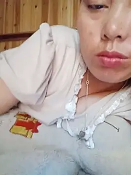 Tina-i stripchat live cam model