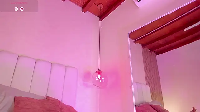 ElenaJamess stripchat live cam model