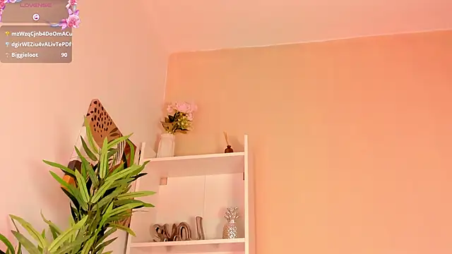 Frida-kiroga stripchat live cam model