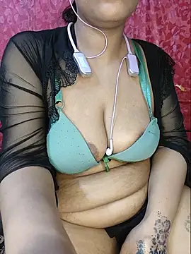 mokh2026 stripchat live cam model