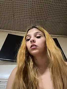 amandablonde49 stripchat live cam model