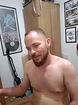 comedordecasada30 stripchat live cam model