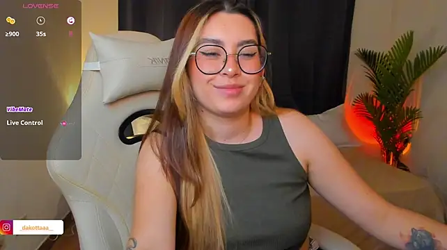 dakottaa_ stripchat live cam model