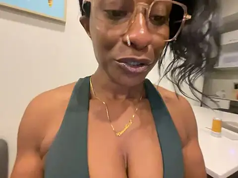 wynterheat stripchat live cam model