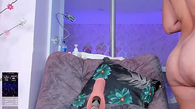LeilaHiuston stripchat live cam model