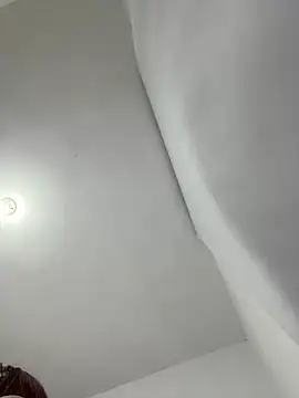 Ivelleee_ stripchat live cam model