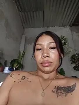 Rous-squir stripchat live cam model