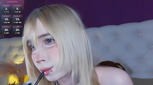 cutetomie stripchat live cam model
