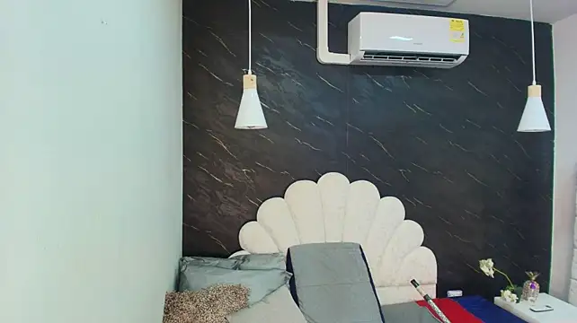 kissme_luna stripchat live cam model