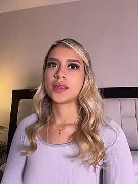 Sophie-velvet stripchat live cam model