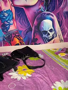 VellaLuxx stripchat live cam model