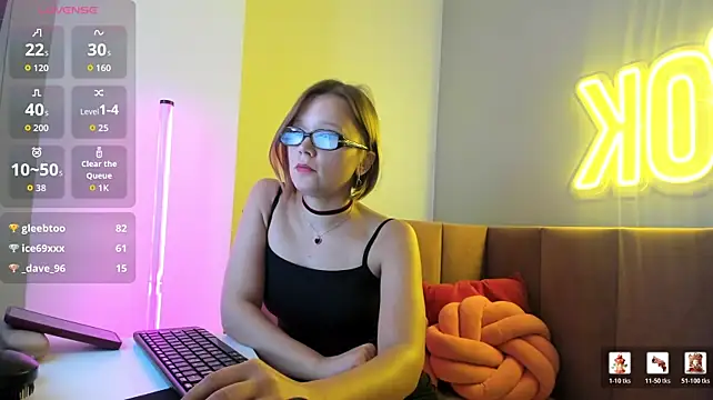 EmmaEthereal stripchat live cam model