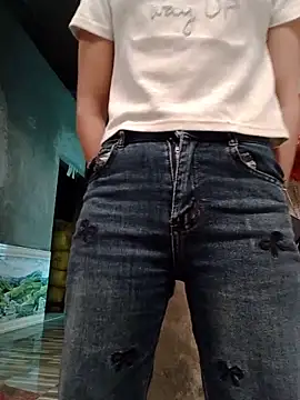 TrucBaby stripchat live cam model