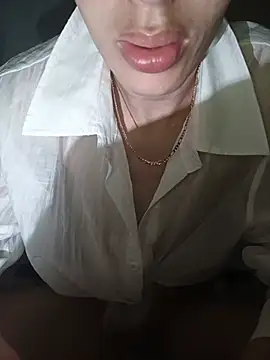 MiroKari2 stripchat live cam model