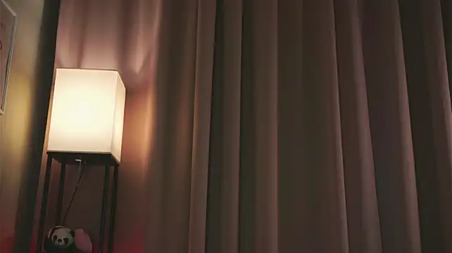 LoveSeekins stripchat live cam model