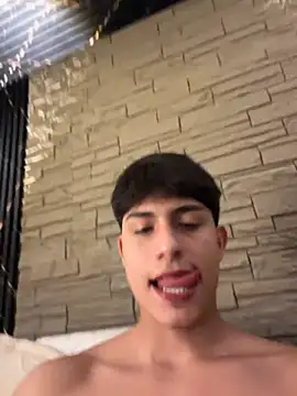 Lander_Cruz stripchat live cam model
