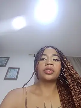 Little_bunny111 stripchat live cam model