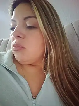 seherlatin stripchat live cam model