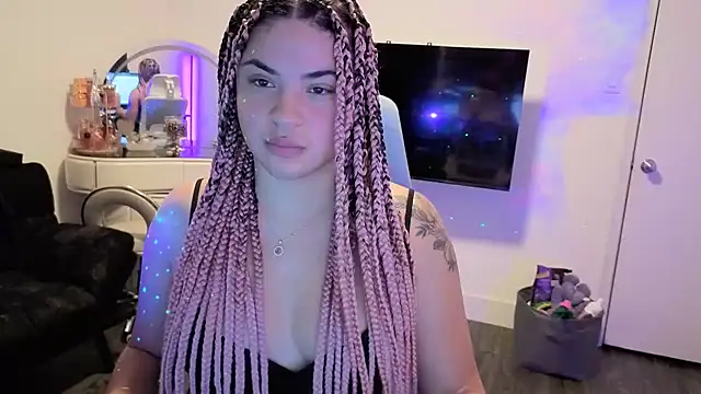 MSaunders stripchat live cam model