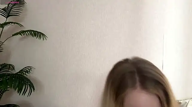 AsteriaHamel stripchat live cam model
