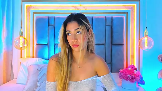 elianabrown stripchat live cam model