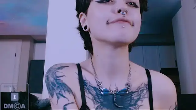 NaughtyLittleFox stripchat live cam model