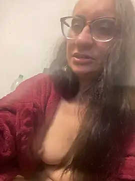 gloria7v05 stripchat live cam model