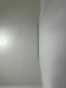 Ivelleee_ stripchat live cam model