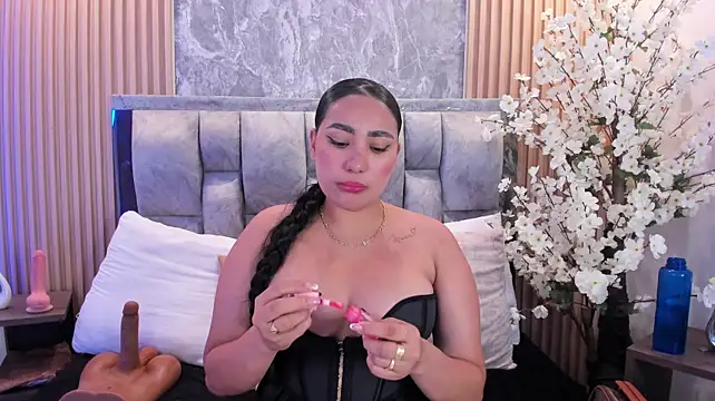 Sulay_Kim stripchat live cam model