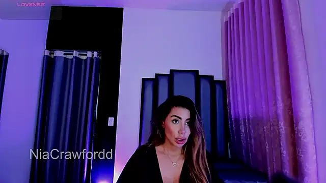 NiaCrawfordd stripchat live cam model