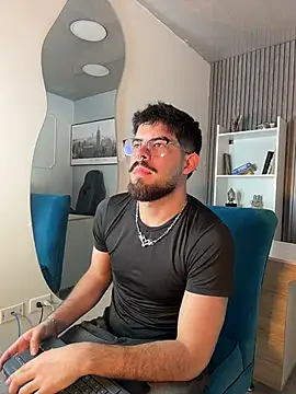 DomBoy_ stripchat live cam model
