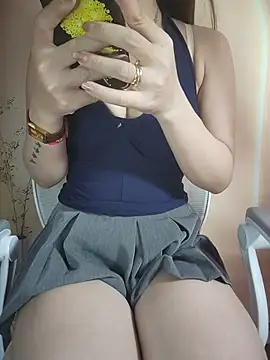 Nana8386 stripchat live cam model