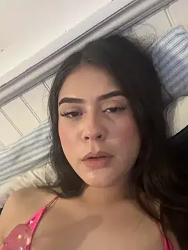 Yocelinbabyyy stripchat live cam model