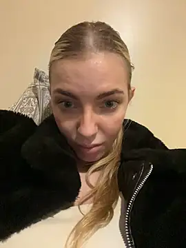 Loiragata26 stripchat live cam model