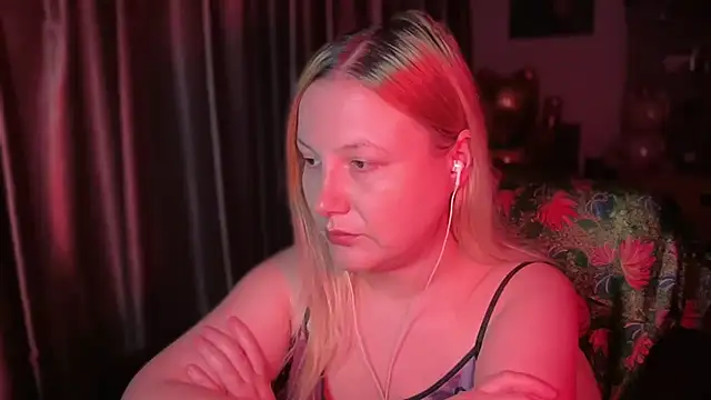 BikiHellena stripchat live cam model