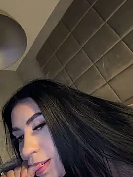 Andrestarr stripchat live cam model