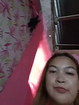 Hotmama21xx stripchat live cam model