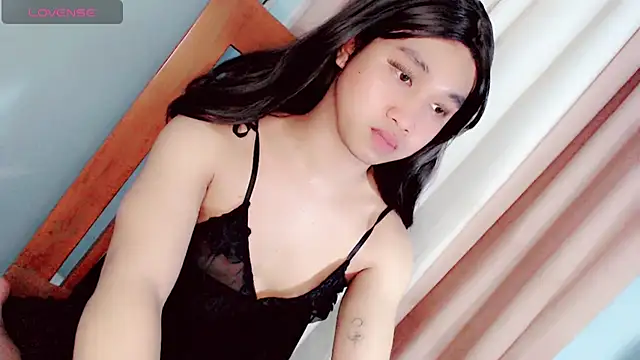 yourtransslut69 stripchat live cam model