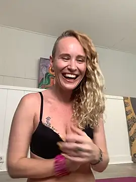SweetandNastySummer stripchat live cam model