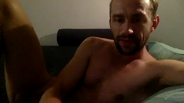 erwin-dare stripchat live cam model