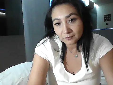 AnaisColly1 stripchat live cam model